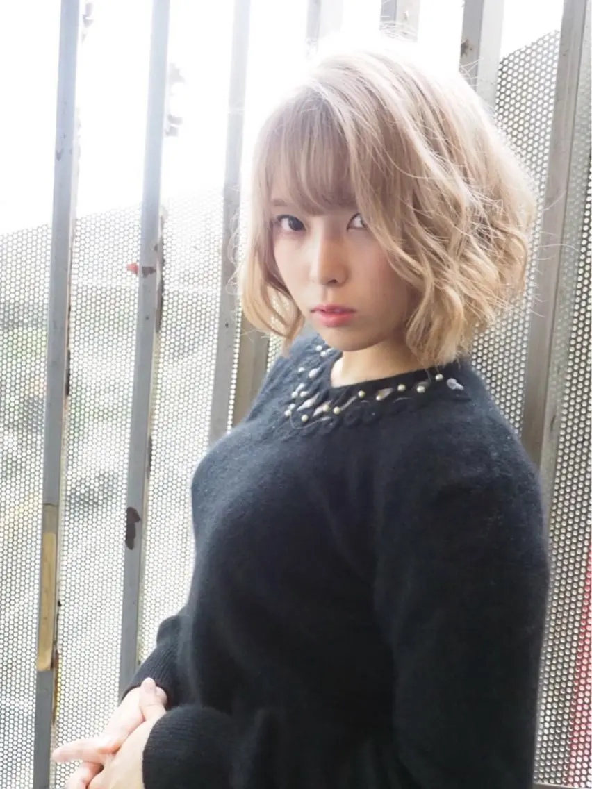 ショート カラー 熊谷 奈菜のヘアスタイル