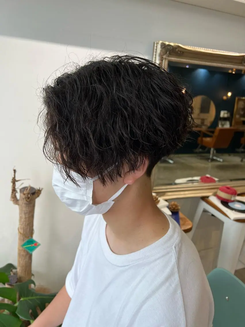 ミディアム パーマ メンズ センターパート カット パーマ トリートメント ヘッドスパ ヘアセット 大宮/山口 竣也のヘアスタイル