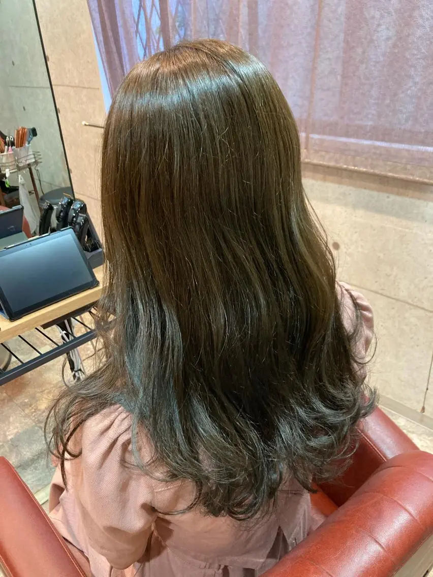 セミロング カラー ERIKO Tのヘアスタイル