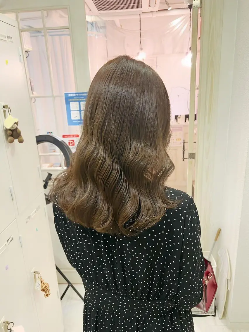 ロング カラー アディクシーカラー アクアカラー アッシュ バレイヤージュ ミストバング N° uairo 川崎店【ユアイロ】のヘアスタイル
