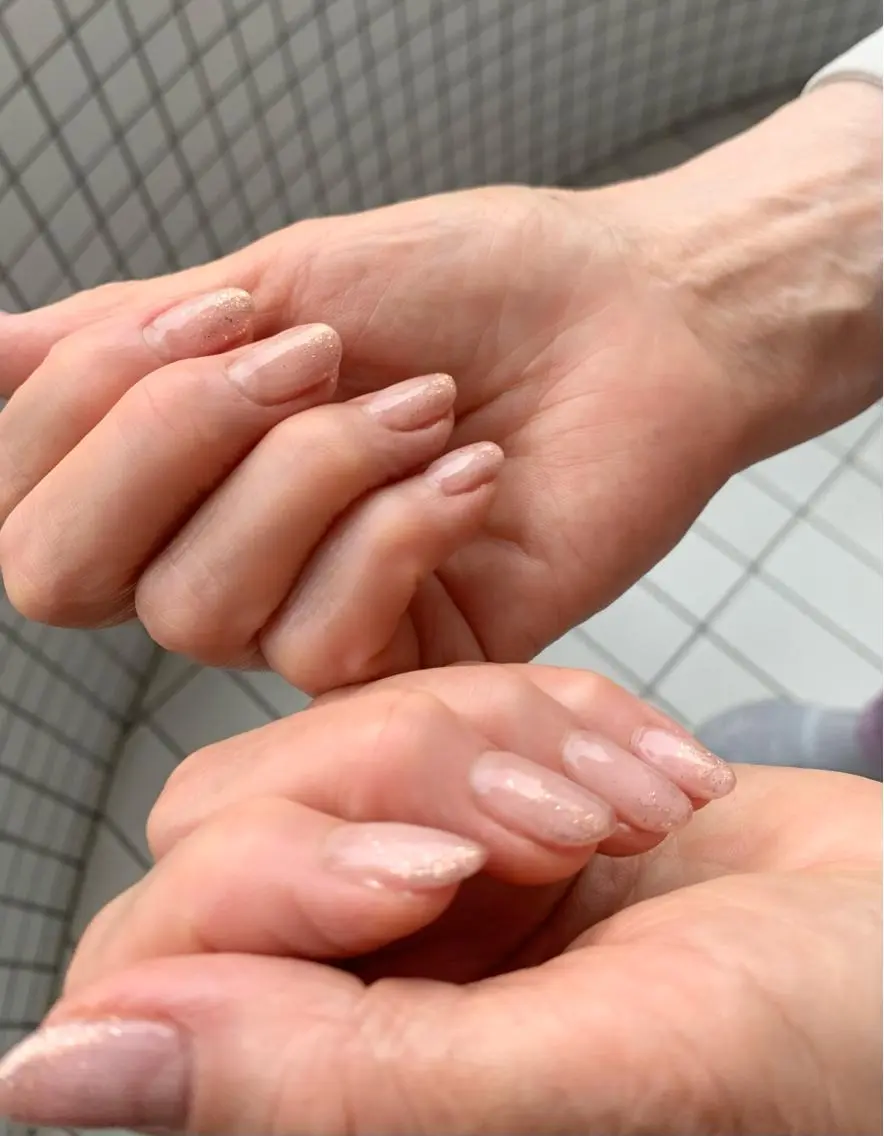 ネイル ゴールド グラデーション ピンク N.barber / koderaのネイルデザイン