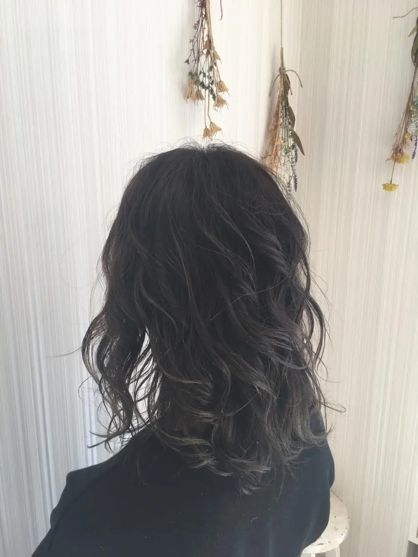 セミロング カラー ダークグレー ダークグレージュ グレージュ 外国人風カラー ヘアカラー トリートメント ハイトーン/ブリーチ 山崎 悠次のヘアスタイル