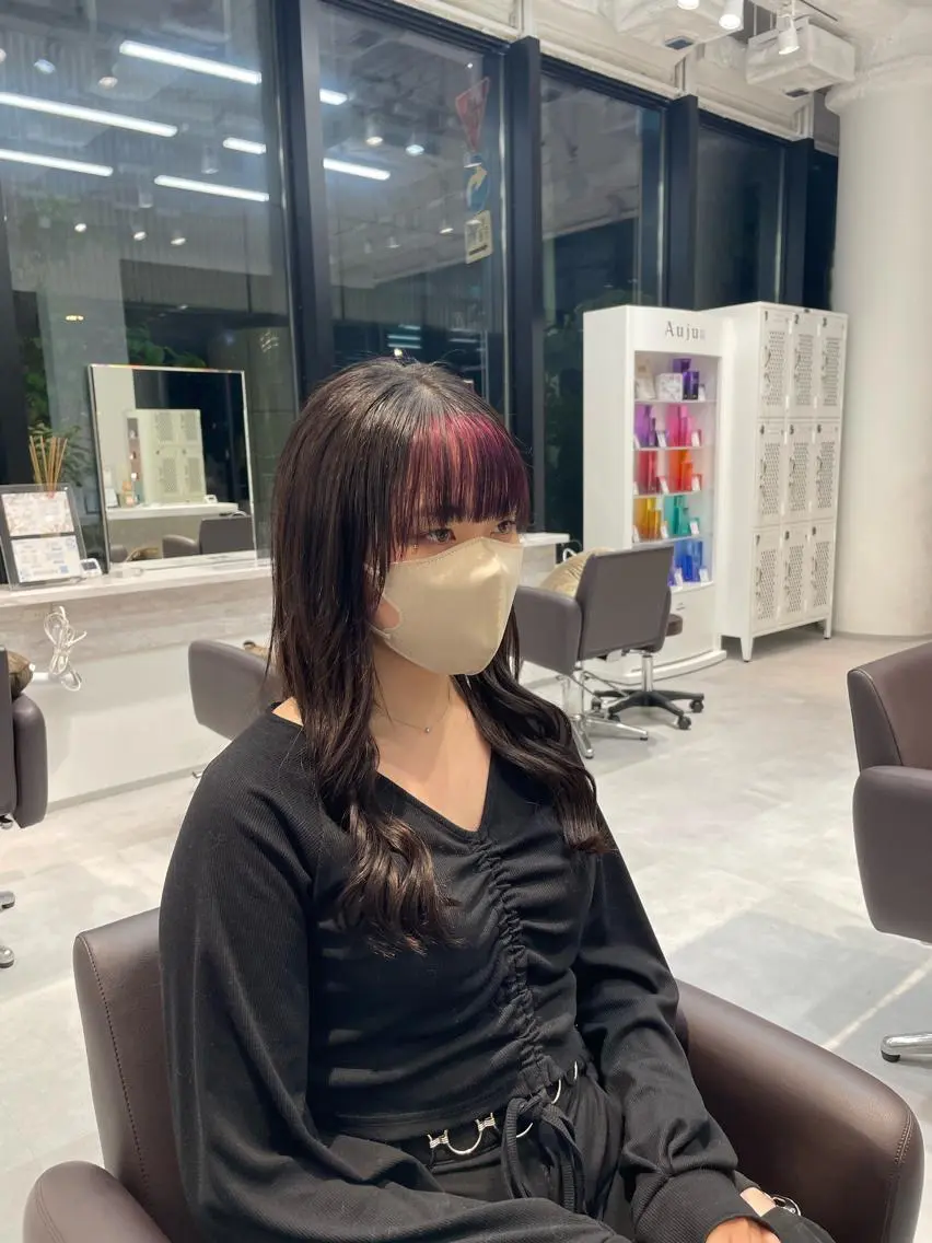セミロング カラー インナーカラー ヘアカラー 伊藤 神威のヘアスタイル