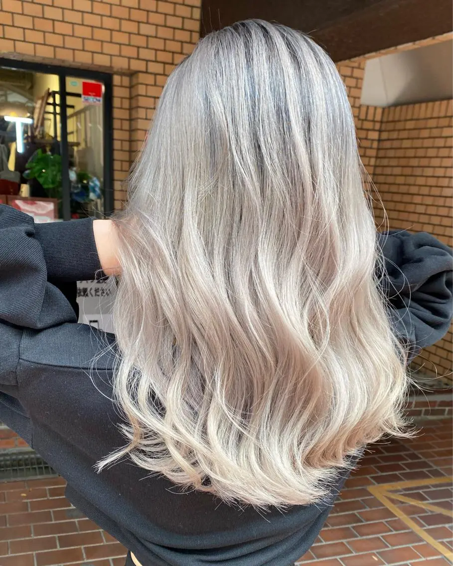 セミロング カラー カット ヘアカラー ブリーチ 透明感HIDEのヘアスタイル