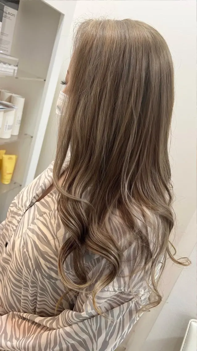 ロング カット ヘアカラー トリートメント 艶髪職人 山本隼正のヘアスタイル