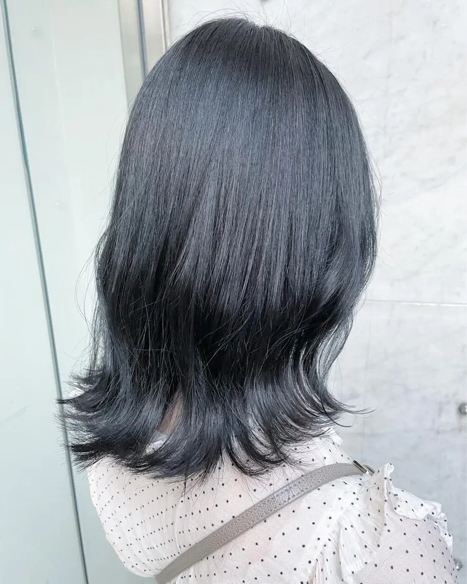 ミディアム カラー グレージュ アイスグレージュ RU RIのヘアスタイル