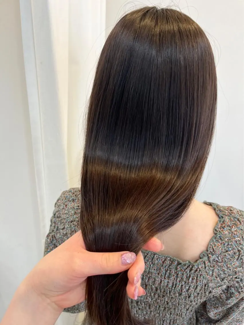 ロング 酸性ストレート 築田 泉のヘアスタイル