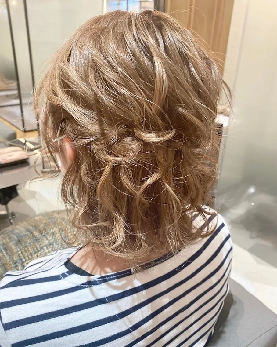 ショート ヘアアレンジ ハーフアップ 🌈🌸あおき みちる🌟💗のヘアスタイル