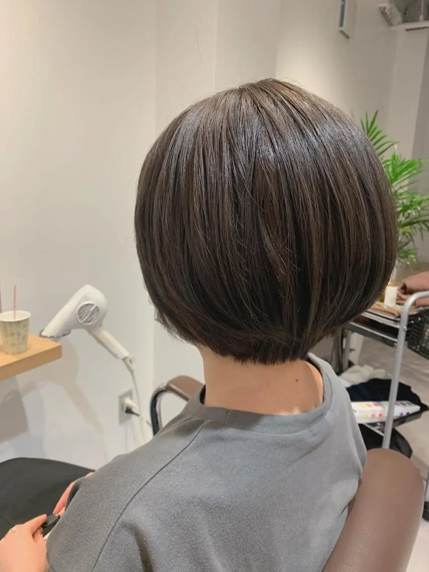 ショート カラー アディクシーカラー MIA 菅原のヘアスタイル