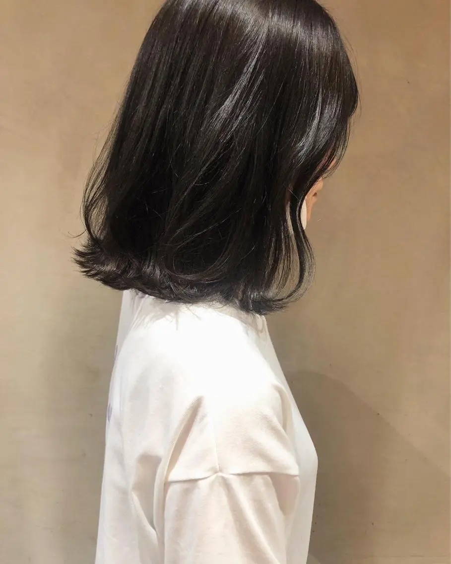 ミディアム カラー ヘアアレンジ 黒髪 グレーブラック 韓国風ヘア カット ヘアカラー トリートメント 酸性縮毛矯正🧴韓国 レイヤー/髪質改善のヘアスタイル