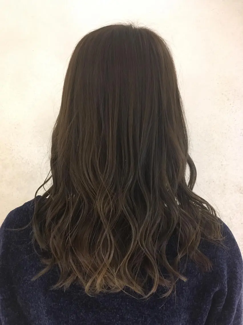 ロング カラー アッシュ カット ヘアカラー 吉村 絢乃のヘアスタイル