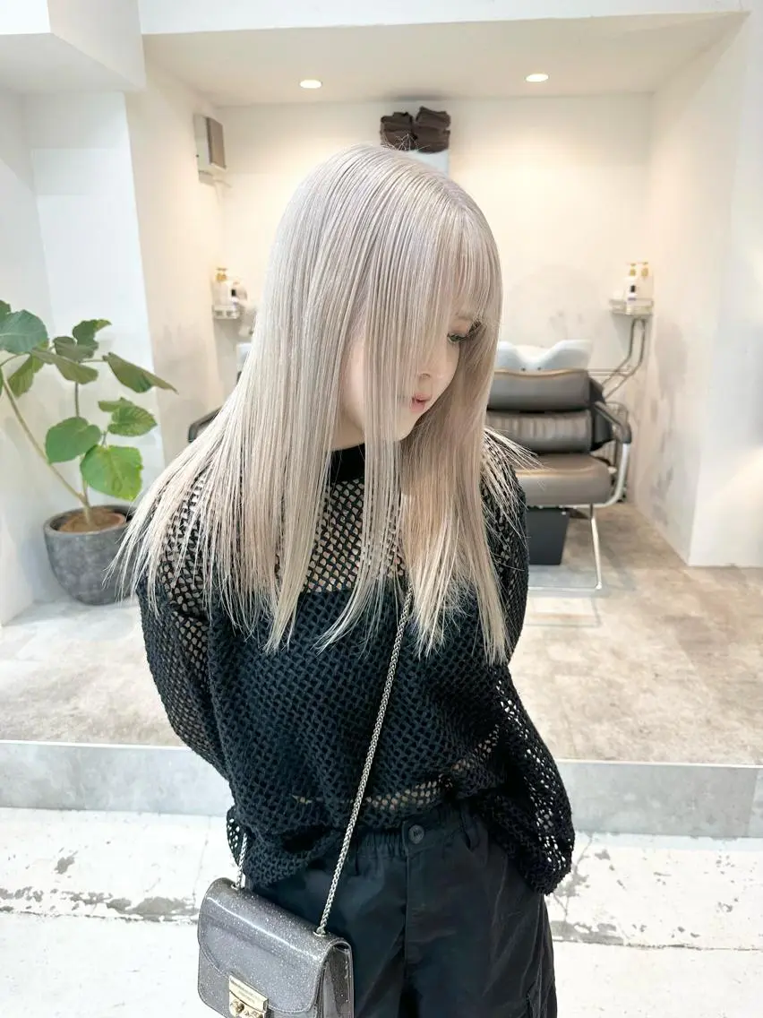 セミロング カラー ヘアカラー トリートメント kai .のヘアスタイル