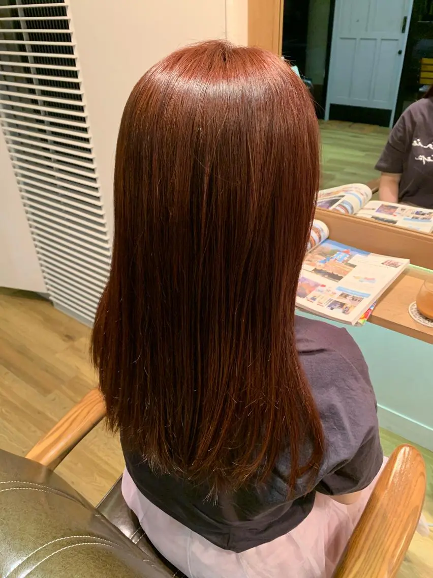 ロング カラー ブリーチ レッドカラー ツキダテ ユイのヘアスタイル