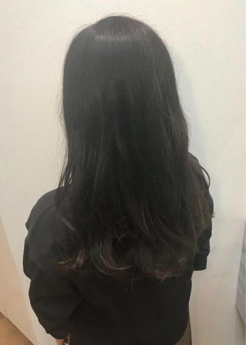 ロング カラー 透明感カラー ダークグレー カット ヘアカラー トリートメント 田室 和幸のヘアスタイル