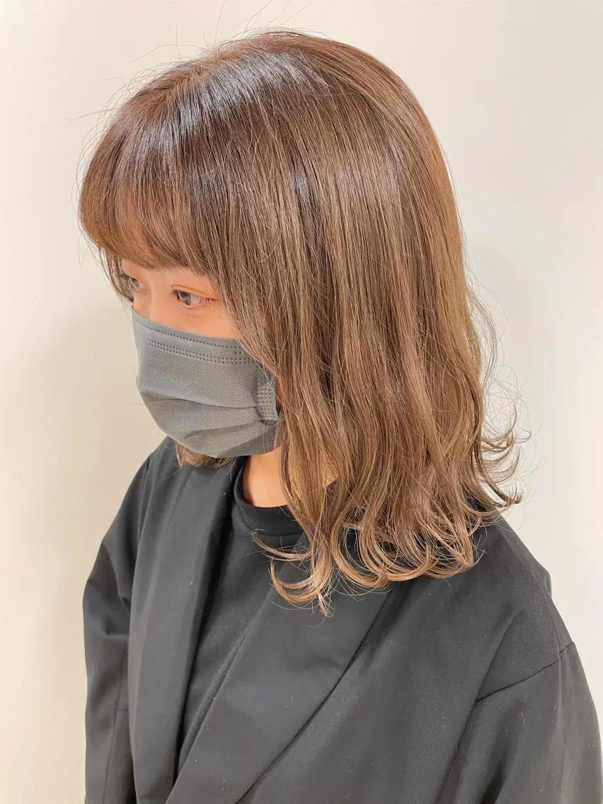 ミディアム カラー カット ヘアカラー トリートメント 顔まわりカット✄ ベージュカラー🧸のヘアスタイル