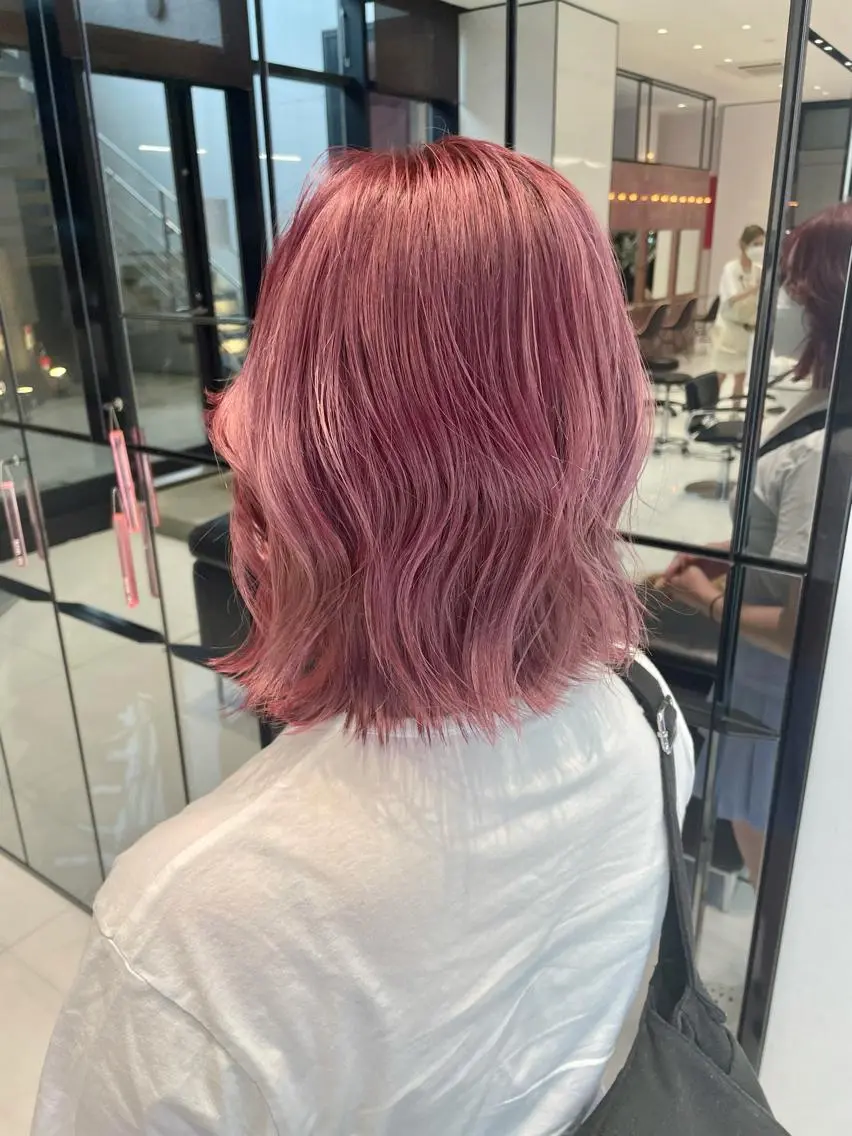 ミディアム カラー ヘアアレンジ ブロンド ピンクカラー レッドカラー 🎀透明感カラー 韓国ヘア🎀mahoのヘアスタイル