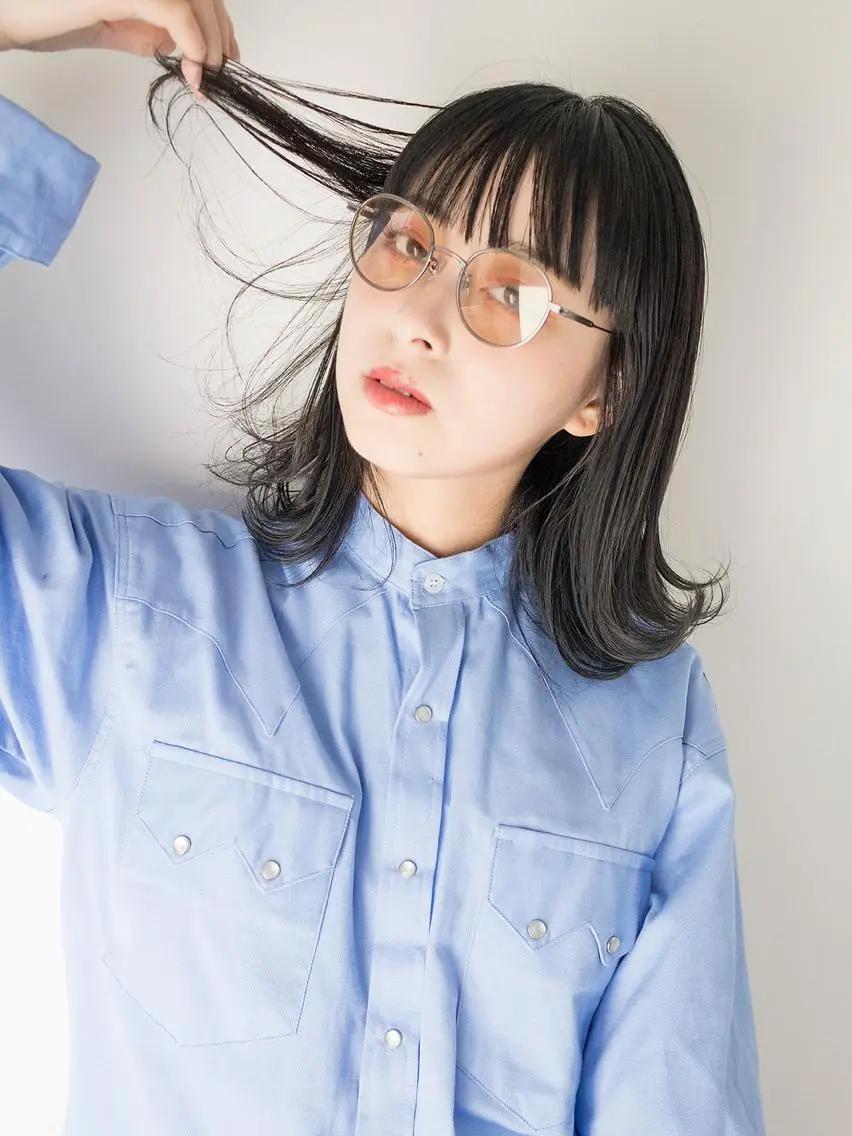 ミディアム アッシュ ボブ くせ毛 斜めバング 伸ばしかけ 縮毛矯正 トリートメント 💓パーマ,💗 レイヤーカットのヘアスタイル