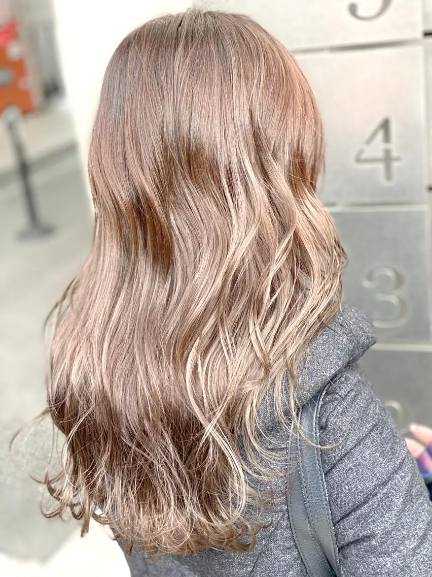 セミロング カラー ベージュカラー THINK SHOP KANTAのヘアスタイル