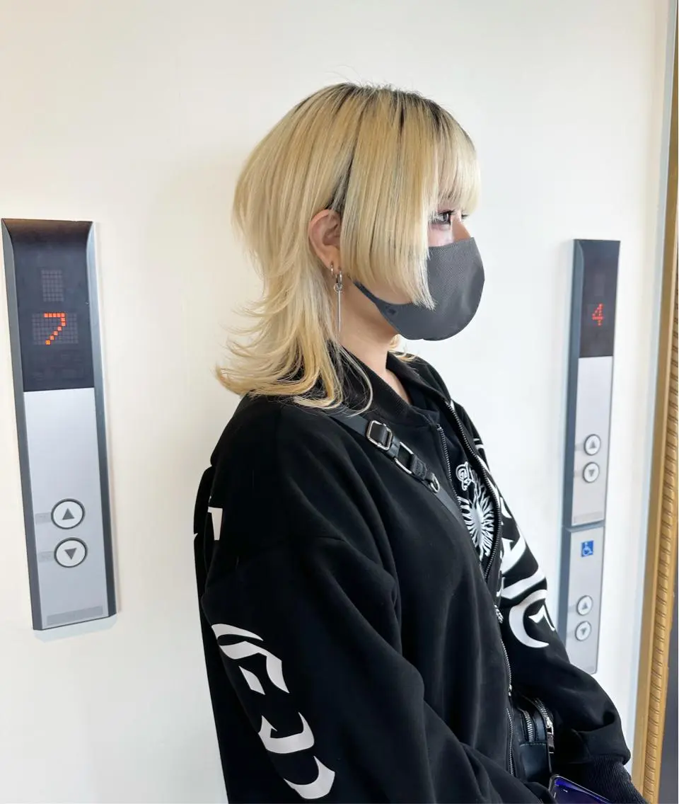 セミロング カラー ハイトーンカラー ボブ ハッシュカット 姫カット 韓国風ヘア 大阪ウルフカット ハッシュカットのヘアスタイル