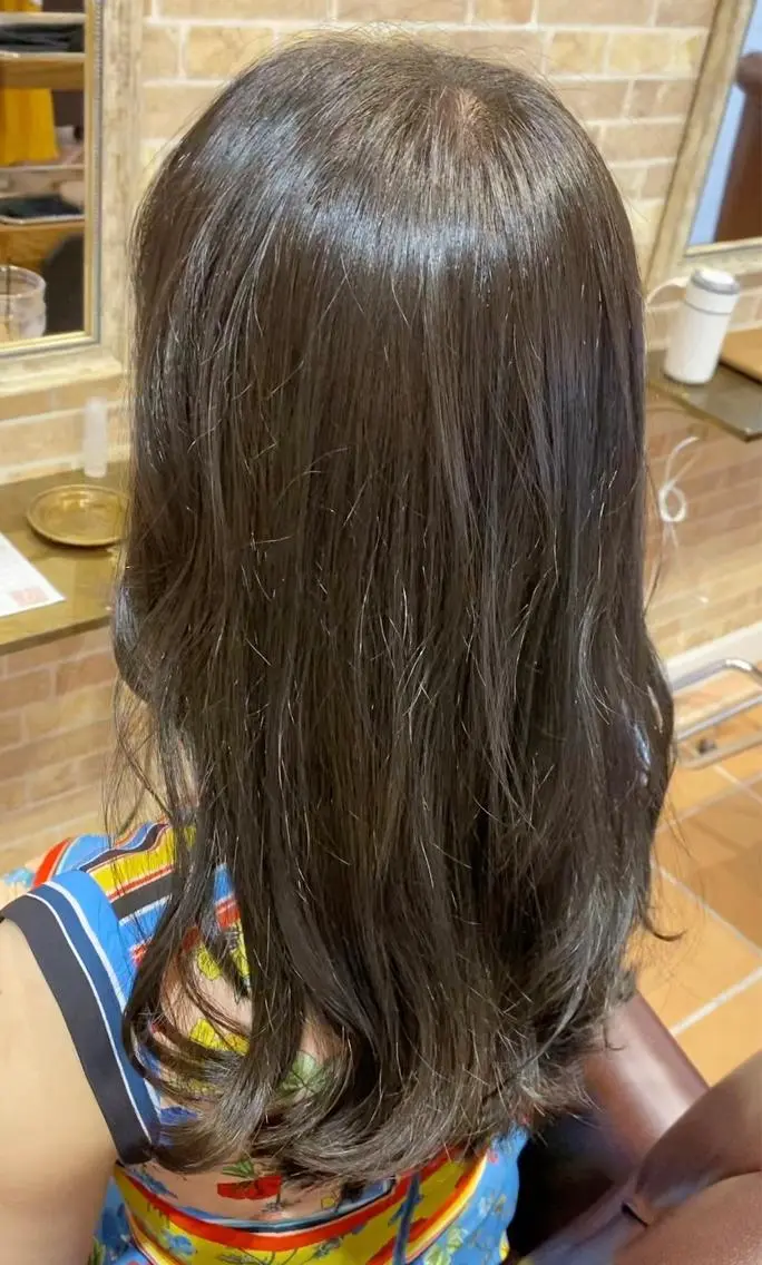 ロング カラー オリーブグレー ブリーチなし✨艶髪 カラー𓃲YAGIのヘアスタイル