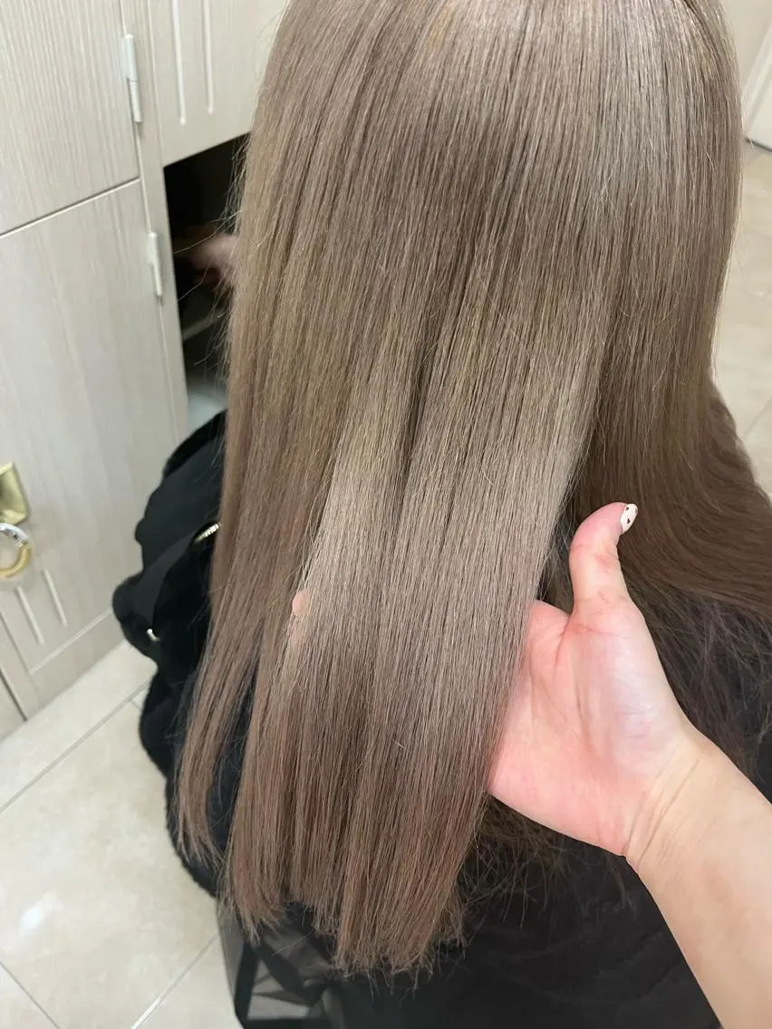 セミロング カラー 暖色/ブリーチカラー 🎀 M i k uのヘアスタイル