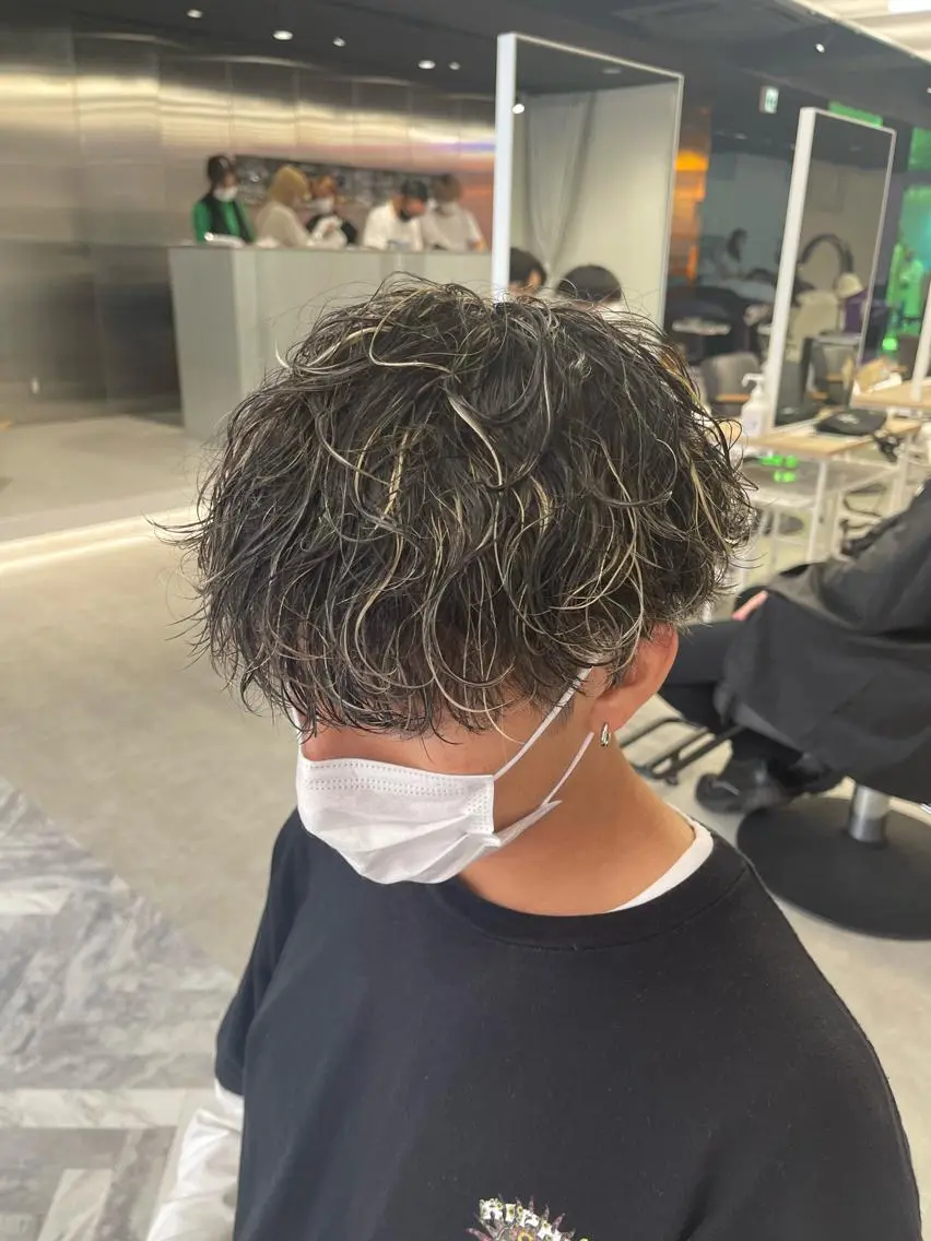 ショート パーマ メンズ メンズメッシュ メンズパーマ カット パーマ 石井 光星のヘアスタイル