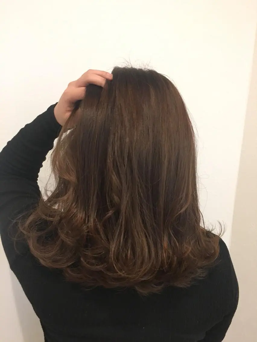 ミディアム カラー パーマ ヘアアレンジ メンズ キッズ ネイル マツエク・マツパ メンズブリーチ ブリーチ 透明感カラー デザインカラー グラデーションカラー MEGUMI megumiのヘアスタイル