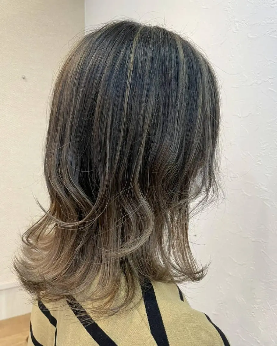 ミディアム カラー バレイヤージュ ベージュカラー レイヤーカット TriumpH天王寺 Makoのヘアスタイル