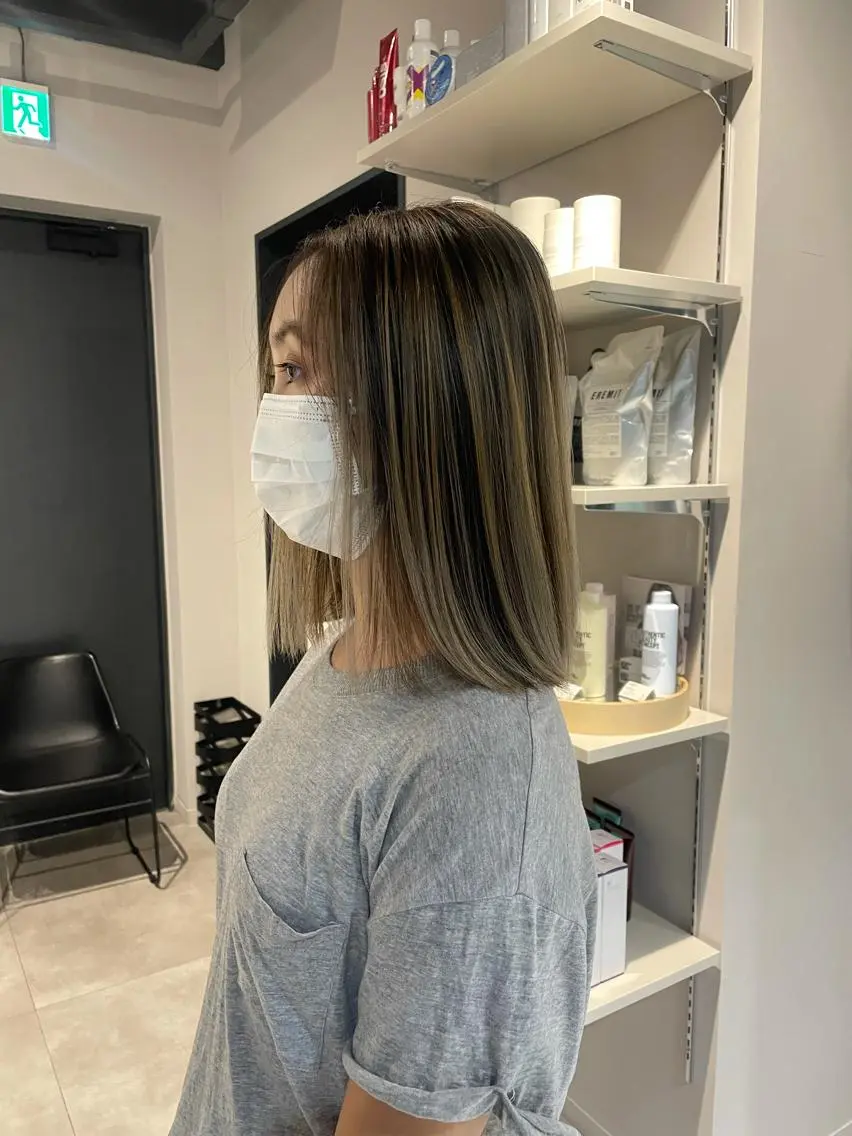 ミディアム カラー バレイヤージュ レイヤーカット ブリーチ👩‍🦳/ ‪✂︎MANAMIのヘアスタイル