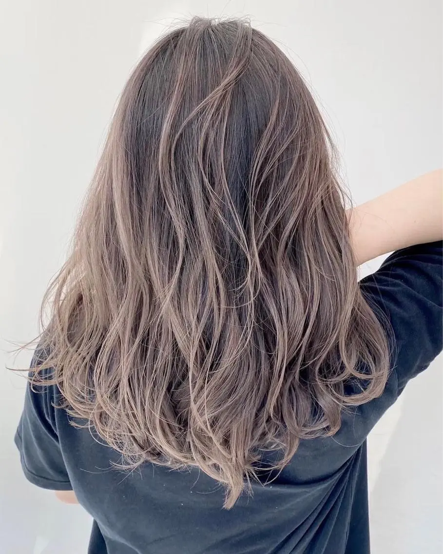セミロング ミルクティーハイトー ン💖Mikaのヘアスタイル