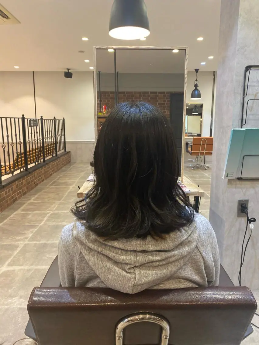 セミロング 外ハネヘア カット トリートメント KAITOH ATSUSHIのヘアスタイル