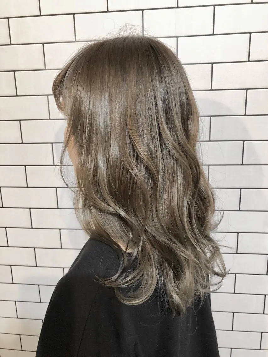 セミロング カラー THREE 関根大のヘアスタイル