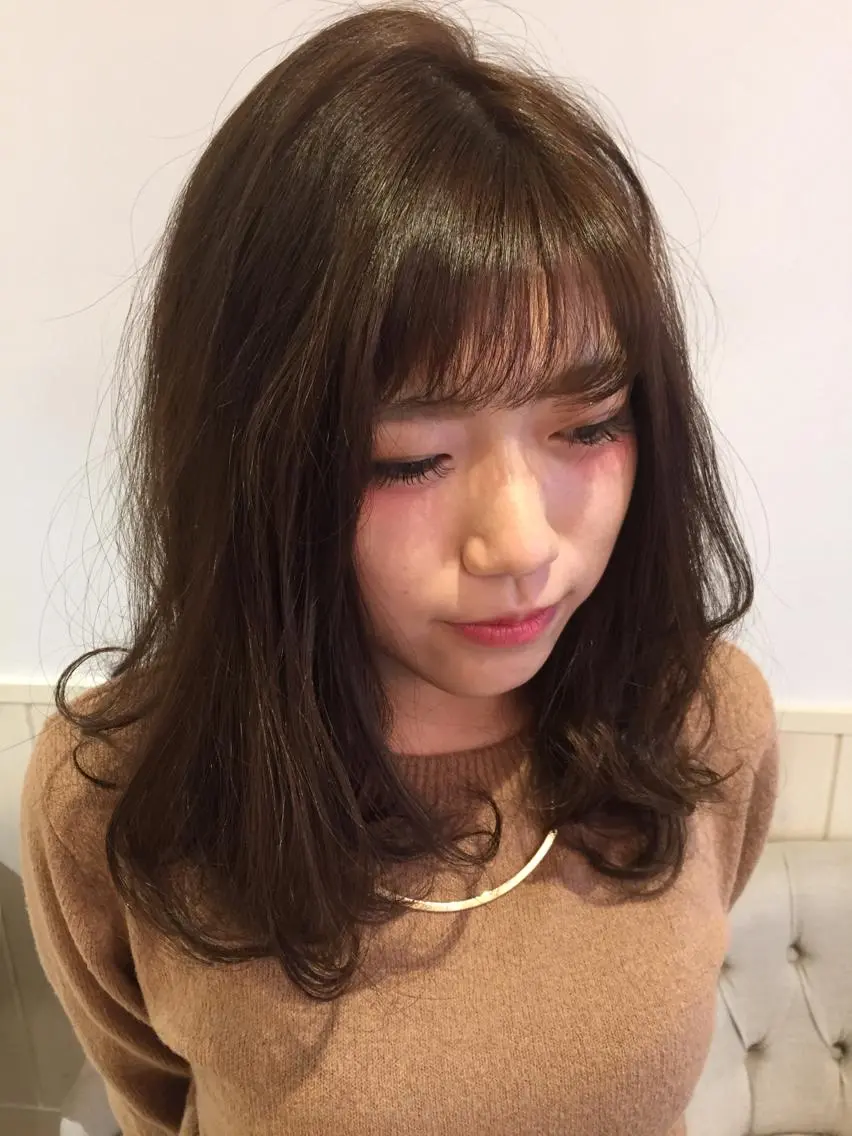 ミディアム セミロング ロング カラー シースルーバング ヘアカラー トリートメント 東 みのりのヘアスタイル