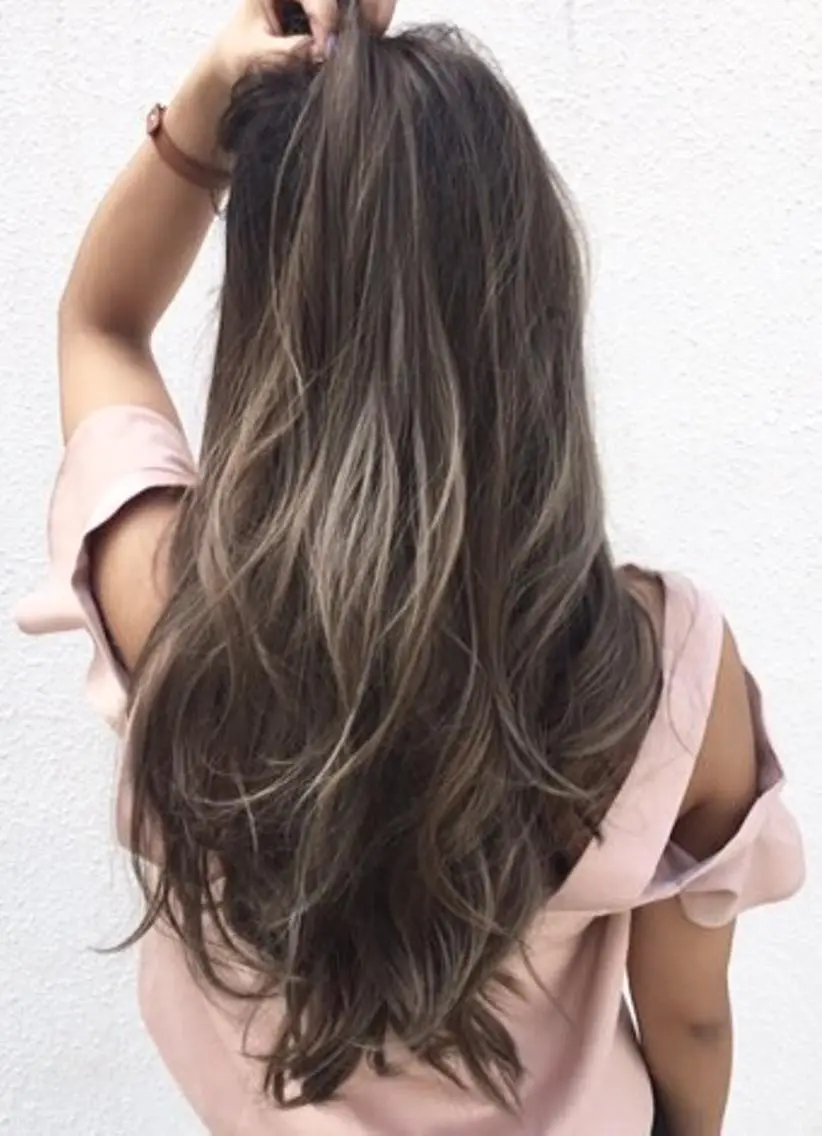 ロング カラー ヘアアレンジ アッシュ ベージュカラー グラデーションカラー ハイライトカラー 外国人風カラー ブリーチ＆カラーが 得意☀️望月宣雄☀️のヘアスタイル