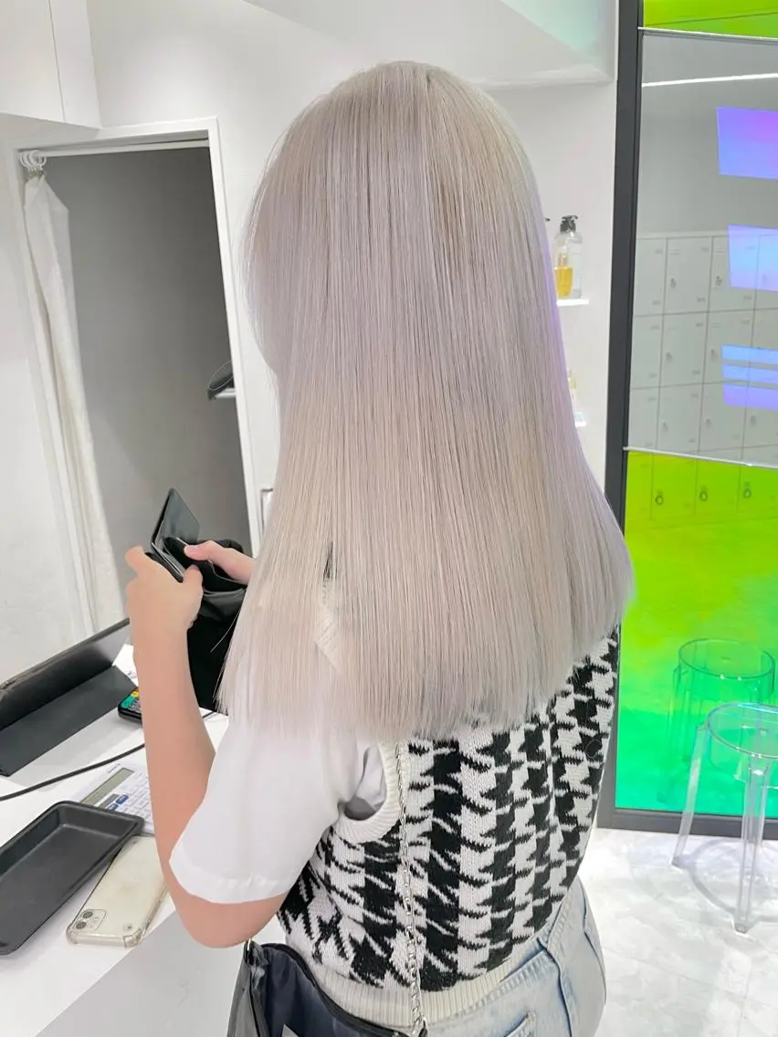 ロング カラー ヘアカラー トリートメント 🤍💕ブリーチカラ ーAyaka💕🤍のヘアスタイル