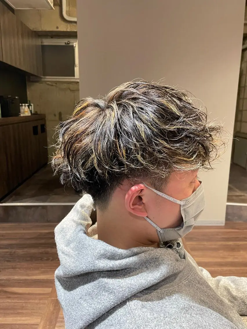 ショート カラー パーマ メッシュ トリートメント 村上 翔平のヘアスタイル