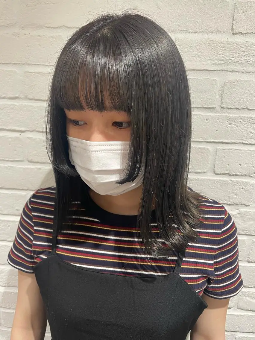 ミディアム カット ヘアカラー hisano / ハイトーン・透明感のヘアスタイル