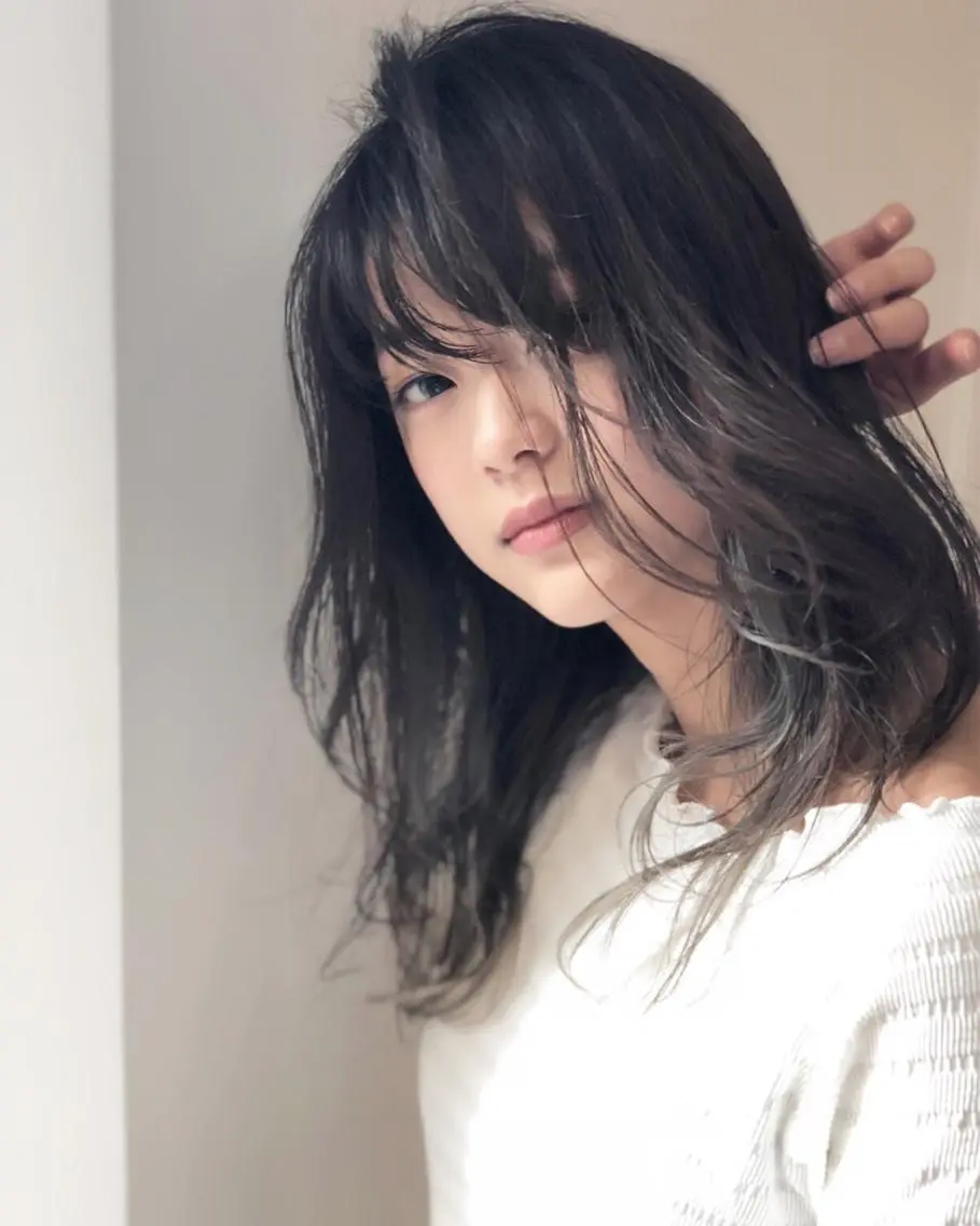 セミロング カラー ブリーチカラー🌈 石垣翔太のヘアスタイル