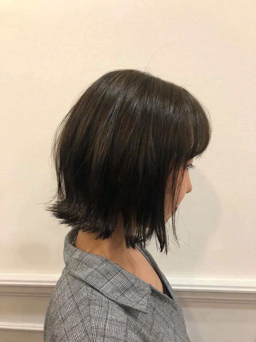 ショート 切りっぱなしボブ ボブ ひろせ かなのヘアスタイル