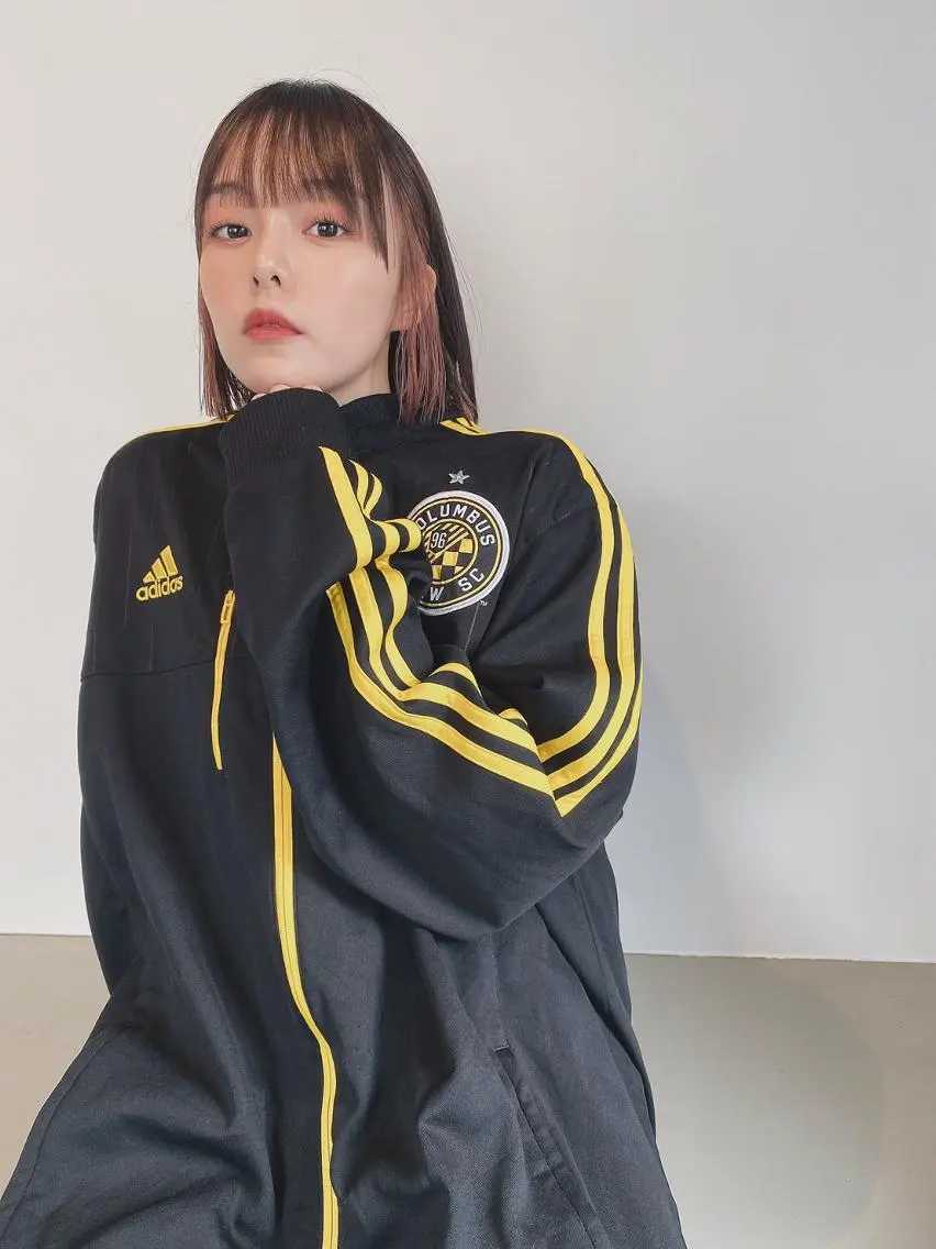 ミディアム カラー アディクシーカラー ブリーチ ブロンド ブルーカラー ハイライトカラー カット ヘアカラー トリートメント CEINE＋ officialのヘアスタイル