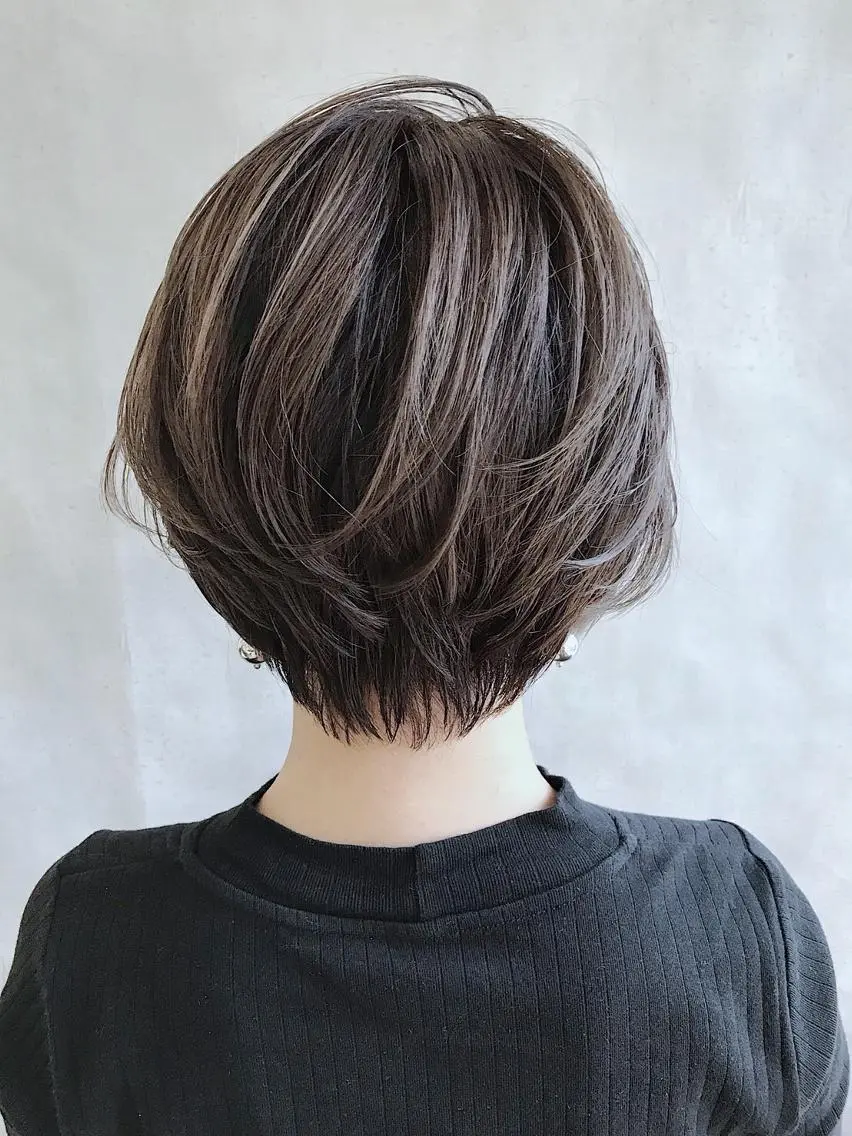 ショート カラー アディクシーカラー ブリーチ ケアブリーチ ダブルカラー ハイライトカラー MOU namba ムウナンバのヘアスタイル