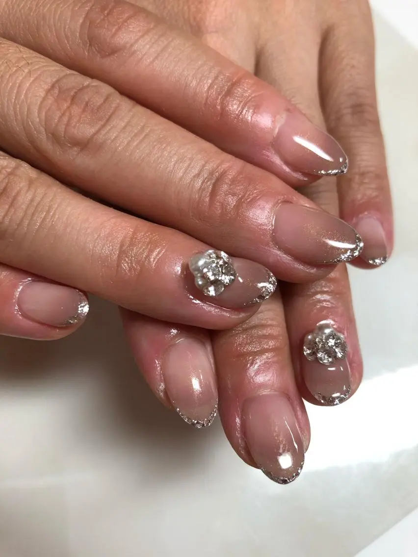 ミディアム sis nail 梅田　あい子のネイルデザイン