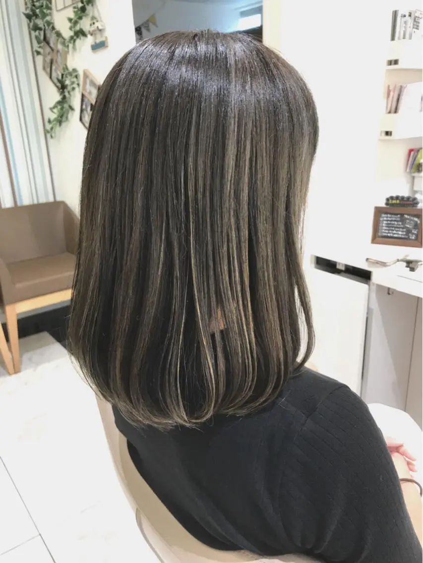 ミディアム カラー 透明感カラー グレージュ ハイライトカラー ボブ ハイライト カット ヘアカラー 山崎俊輔/髪質改善 /バレイヤージュのヘアスタイル