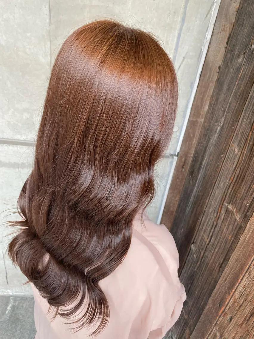 ロング 透け感ベージュ ／ミハルのヘアスタイル