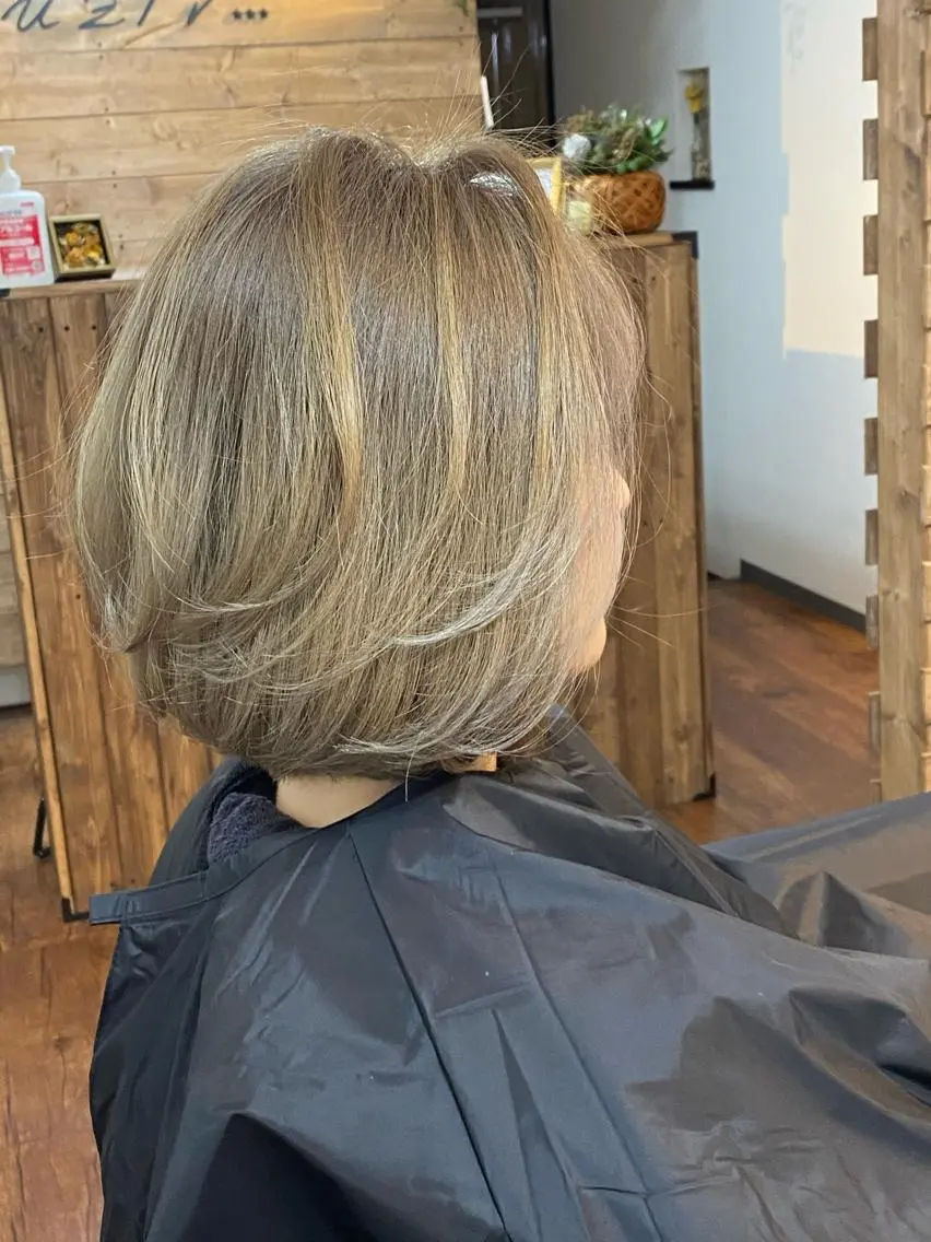 ショート カラー ブリーチ カット ヘアカラー トリートメント Luzir⭐︎ GEN⭐︎のヘアスタイル