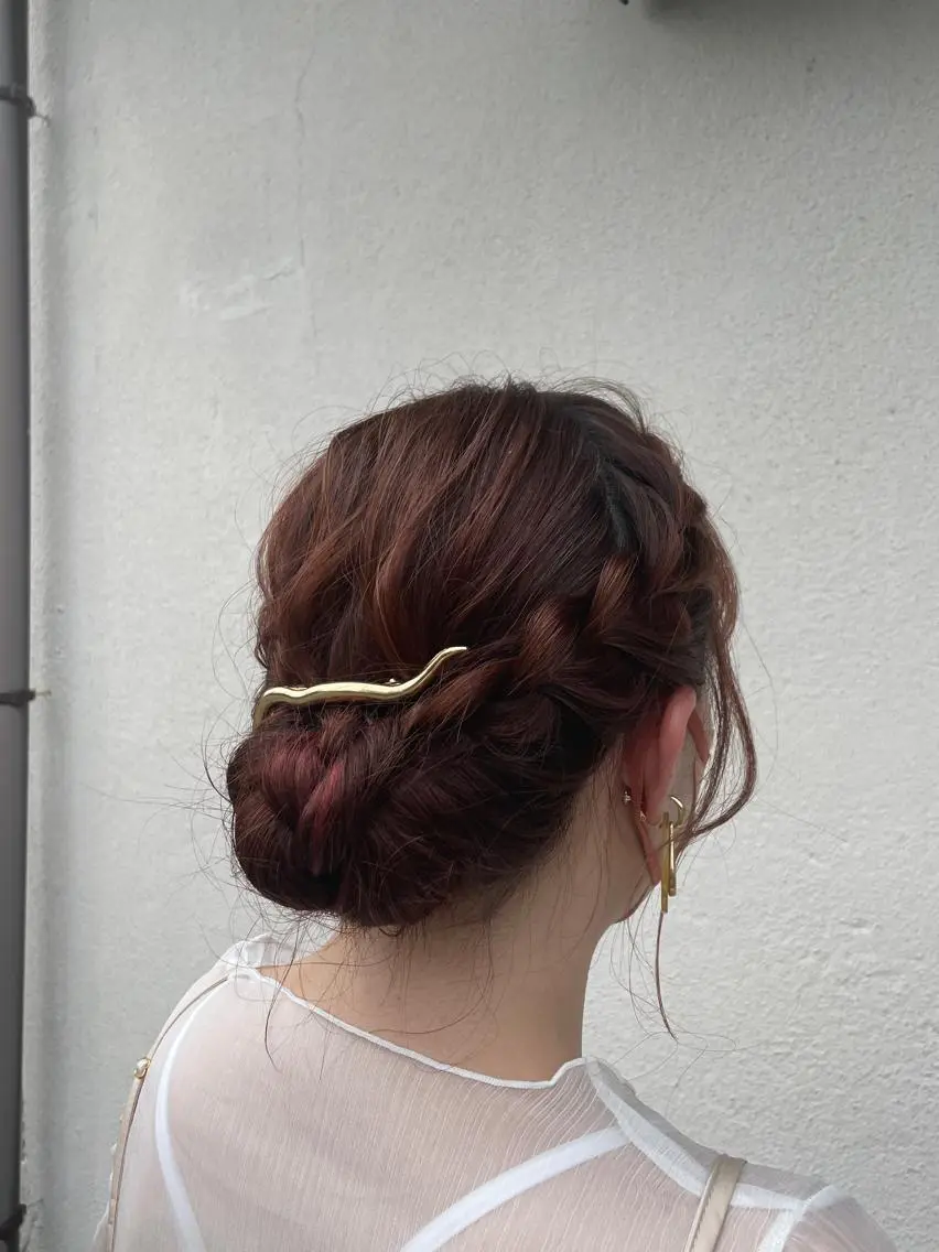 セミロング ヘアアレンジ マキノ キョウカのヘアスタイル