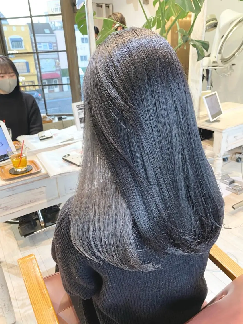 セミロング カラー ブリーチ koheiのヘアスタイル