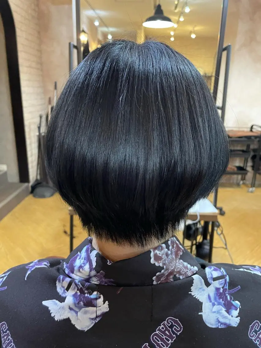 カラー 黒髪 ブルーカラー ブルーブラック MIKU ナチュラルヘア✂️✨のヘアスタイル