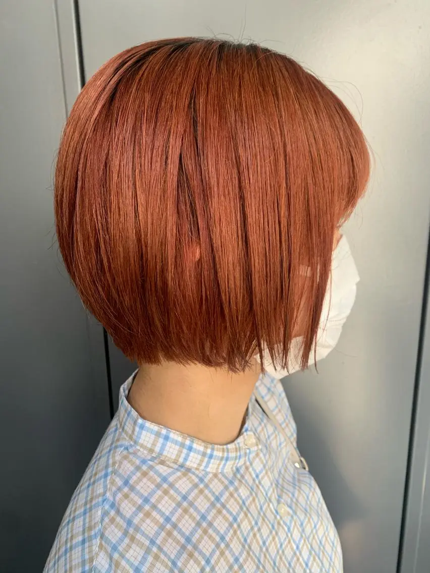 ショート カラー ヘアアレンジ ブラウンカラー オレンジ オレンジブラウン ピンクカラー カット ヘアカラー トリートメント サナ🌱 切りっぱなしボブのヘアスタイル