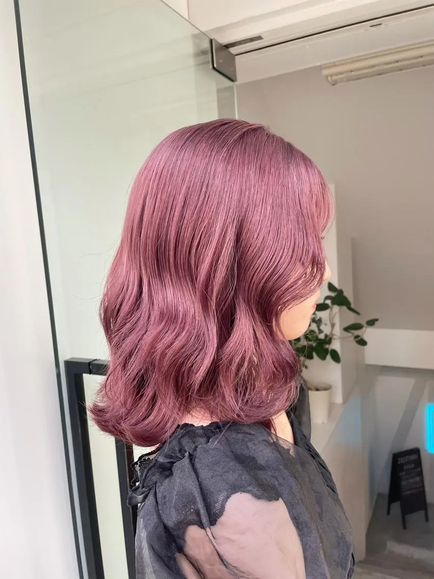 カラー 🎀ボブ＋ハイトーン シュカ👶🏻のヘアスタイル